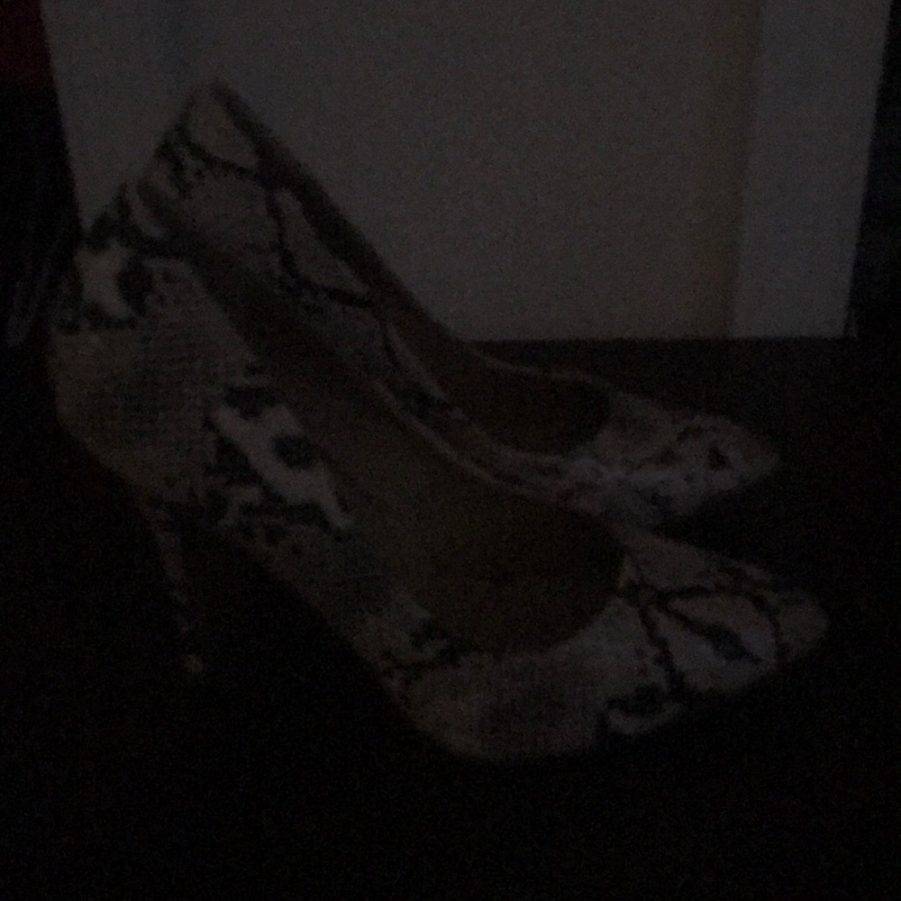 Beige-Python Pumps - Picture 5 of 5